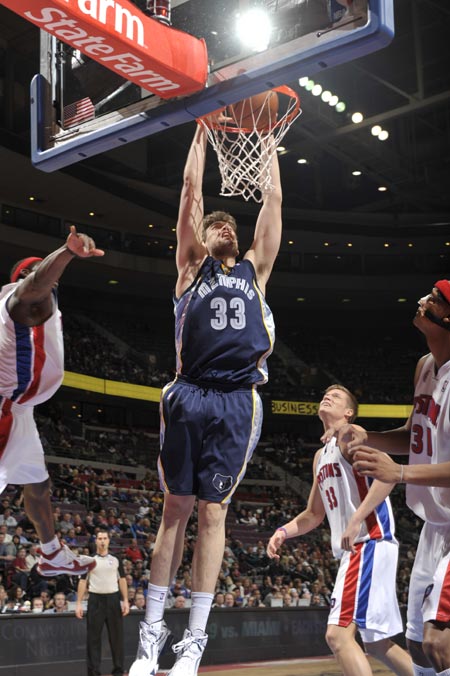 己在篮球场 己在篮球场